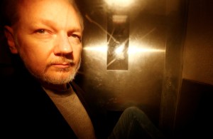 Ecuador no descarta demandar empresas seguridad que filtraron videos Assange