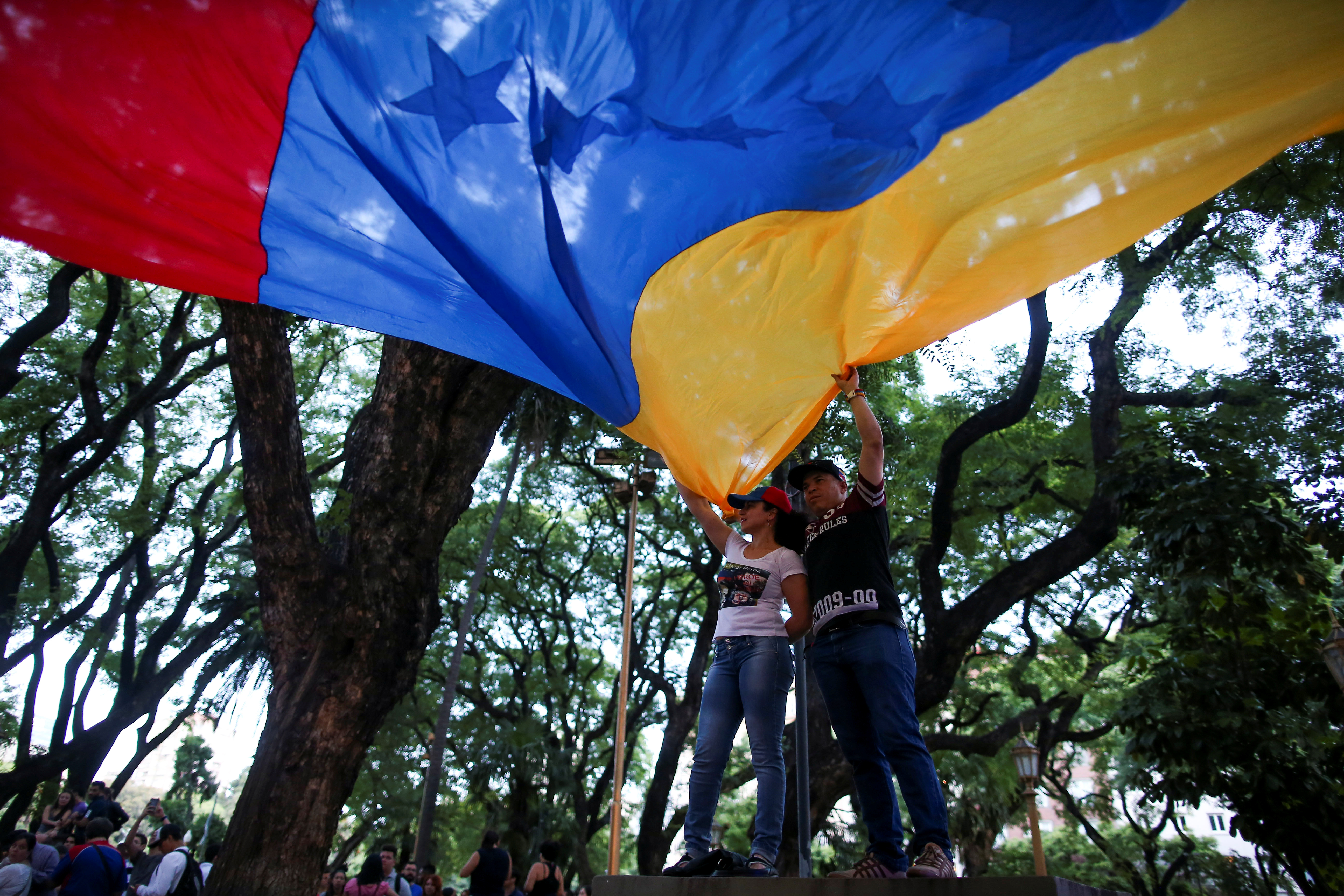 Venezolanos en Argentina, atrapados en una crisis… otra vez