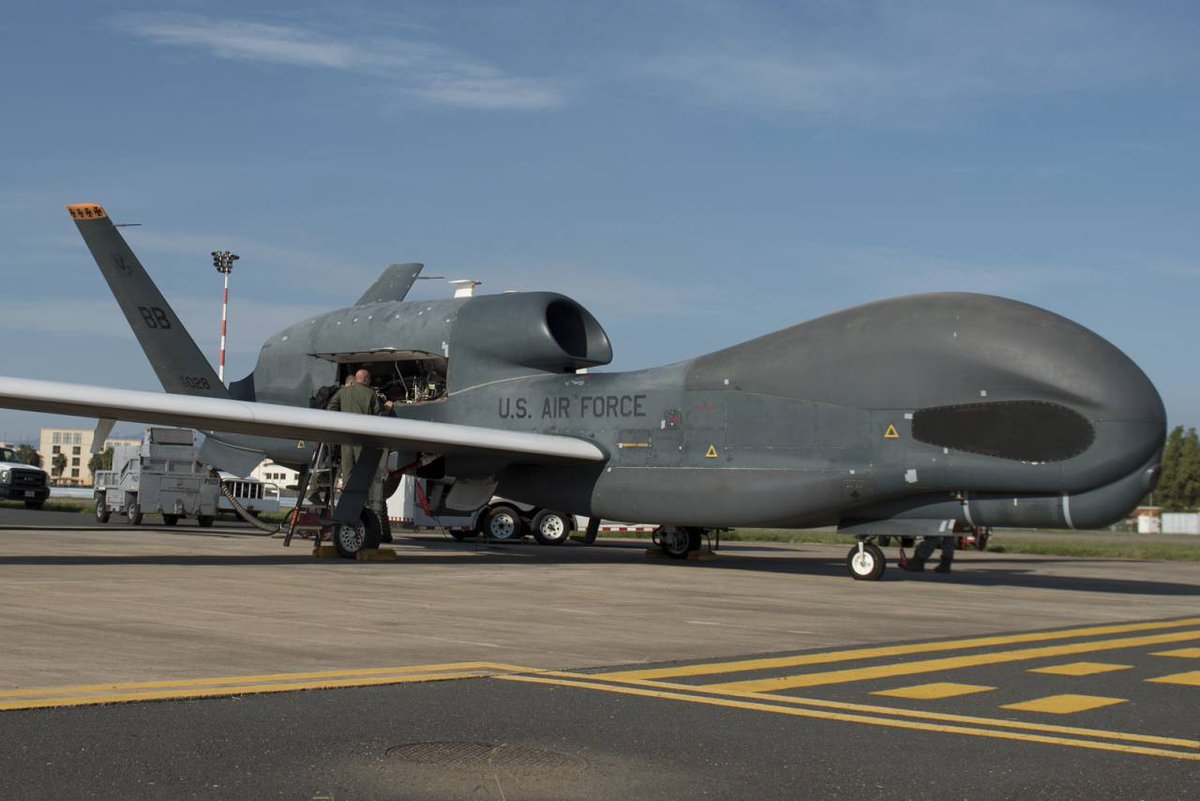 Dron de la Fuerza Aérea de EEUU sobrevoló Colombia y se acercó a Venezuela (Capturas)