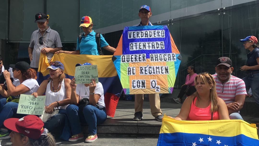 El mensaje del “señor del papagayo” a los líderes políticos de Venezuela #5Jul (FOTO)