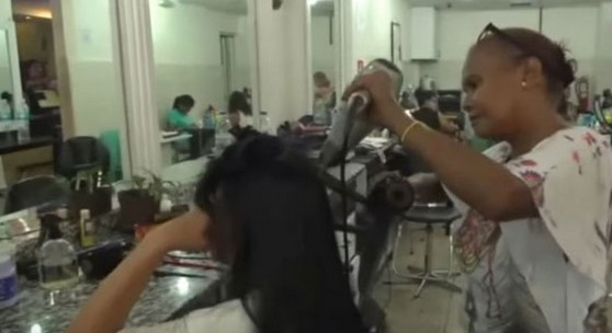 “Para ser bella hay que ver estrellas”: Los sacrificios que deben hacer las mujeres venezolanas (Video)