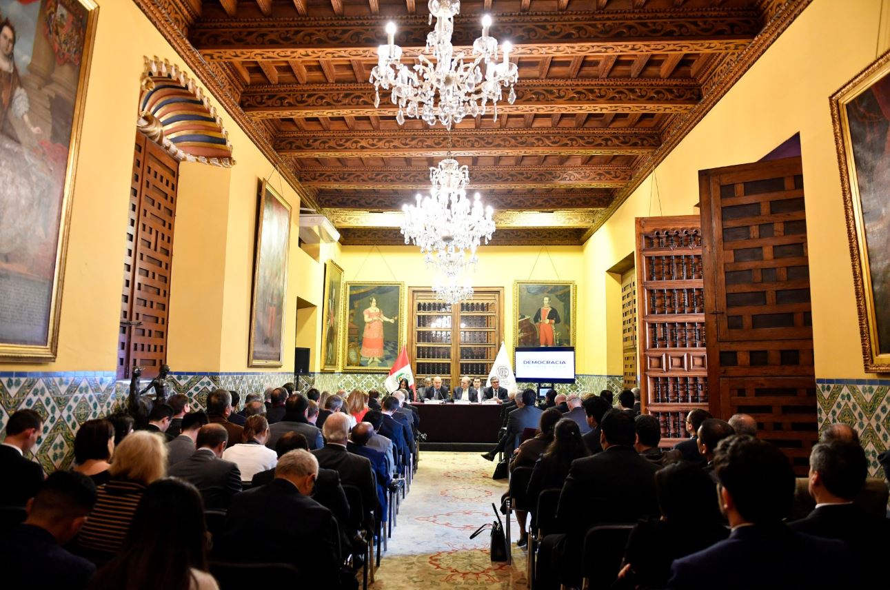 Conferencia en Lima busca crear entorno para resolver crisis en Venezuela