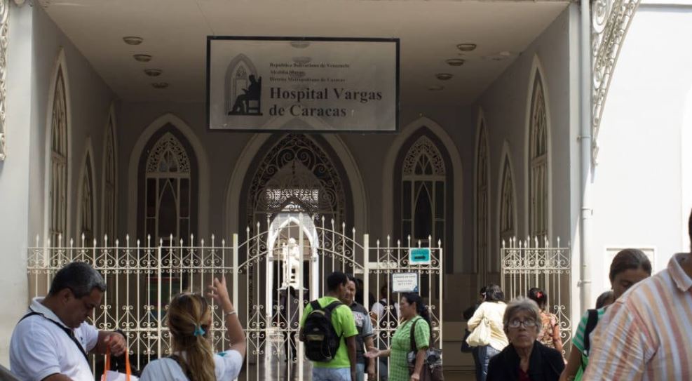 Al menos diez cadáveres permanecen en la morgue del Hospital Vargas desde hace dos años