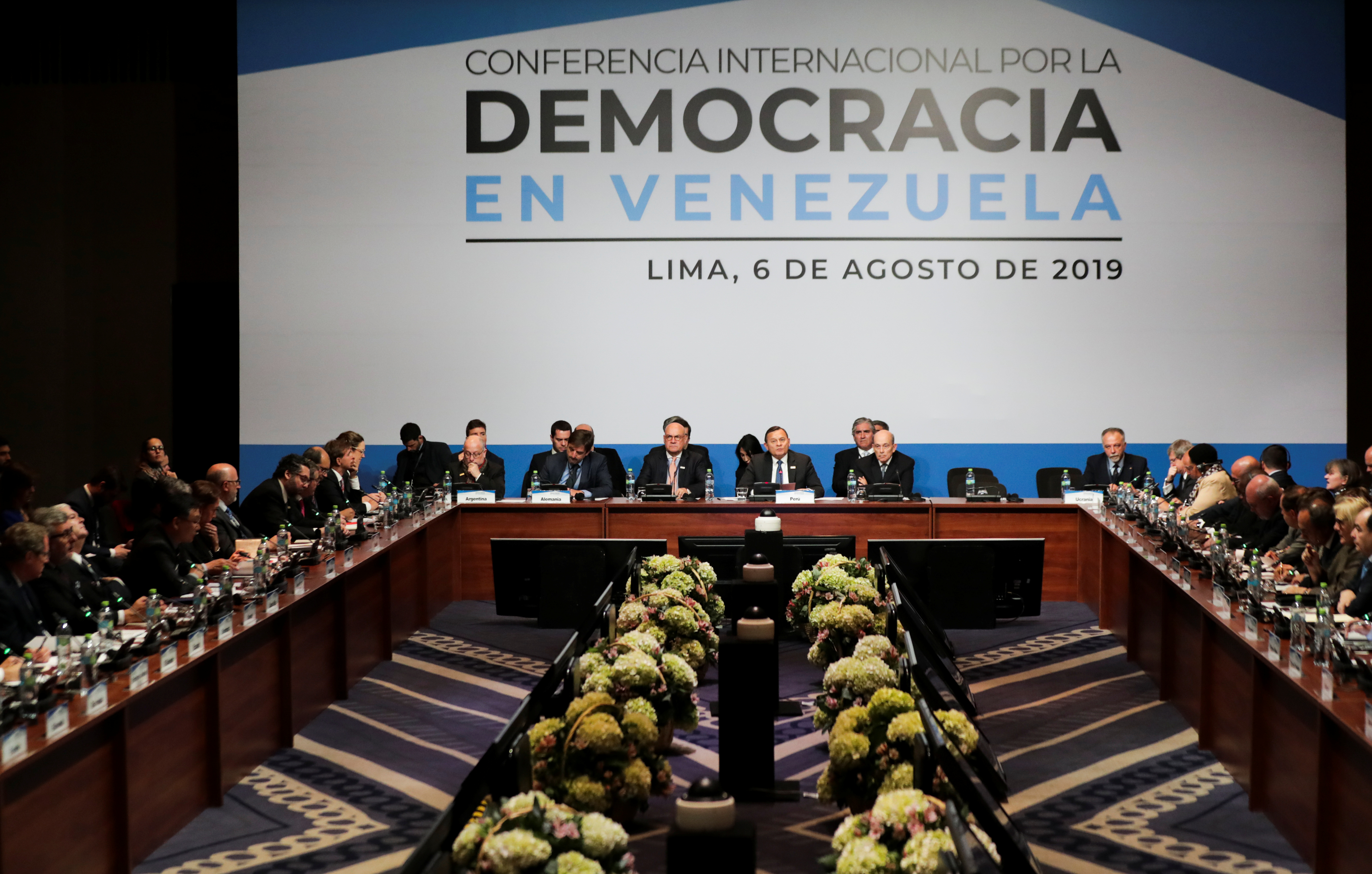 Conferencia sobre la Democracia en Venezuela culminó con un consenso sobre la presión contra el régimen chavista
