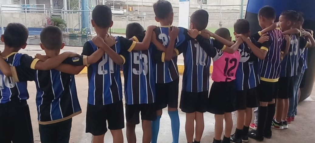 Realizan homenaje a niño futbolista asesinado frente a su padre en Bolívar