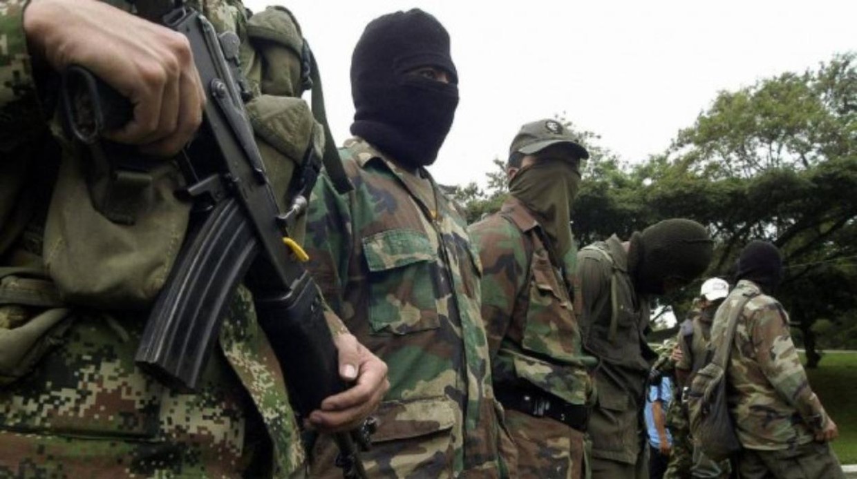 Tribunal de paz formaliza expulsión de tres narcoguerrilleros por rearme en Colombia