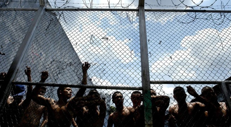 “Horror tras las rejas”, el documental que muestra la dantesca realidad de las cárceles venezolanas (VIDEO)