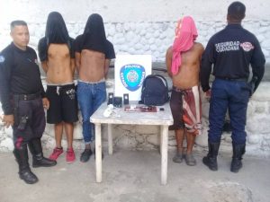 Detenidos tres robacasas en Caraballeda