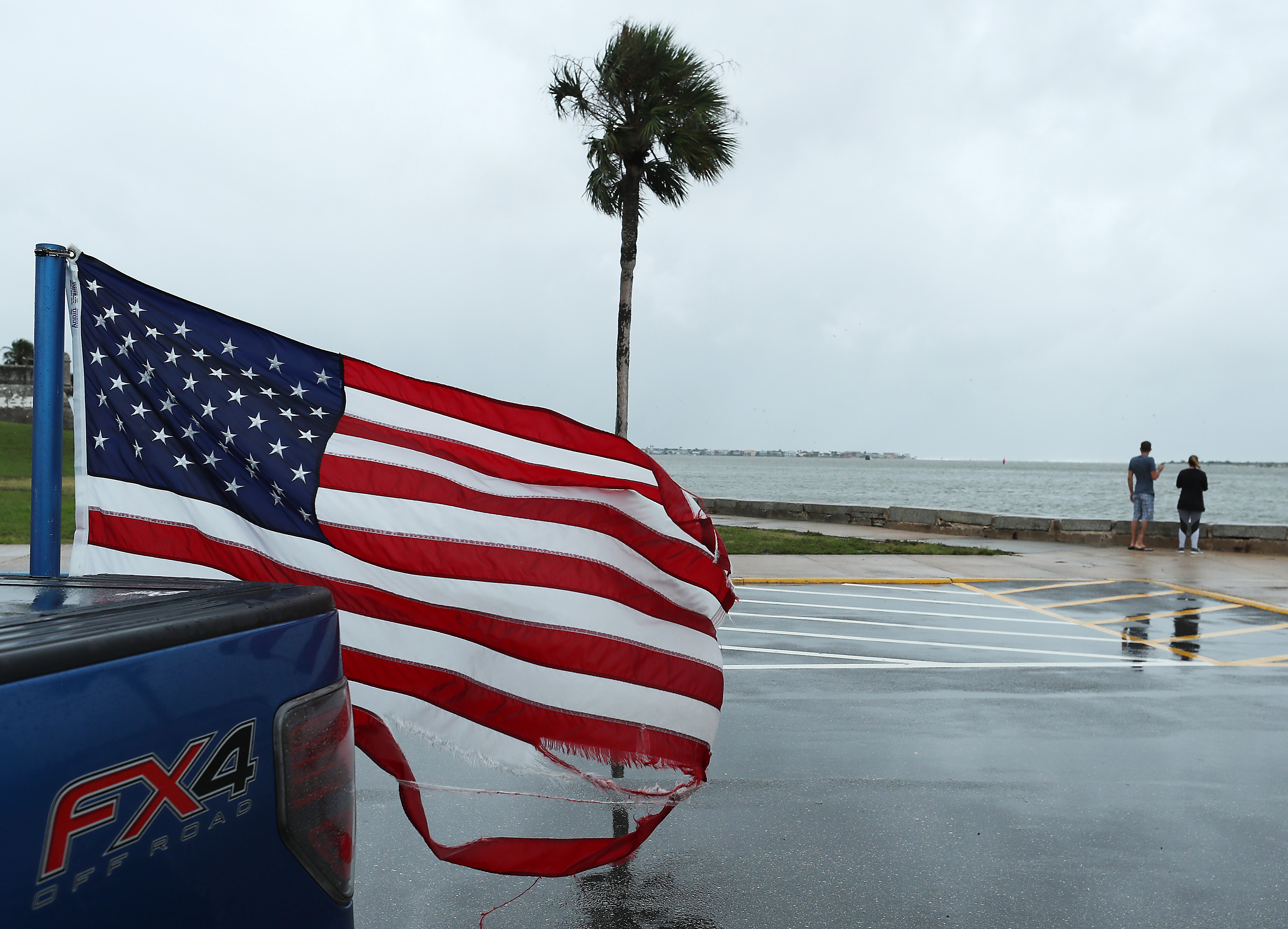 Huracán Dorian descarga vientos e intensa lluvia sobre el litoral de Florida
