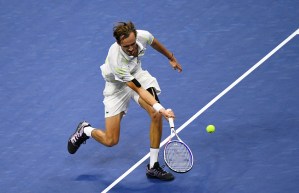 El tenista ruso Medvedev avanza a la final del US Open y espera por Nadal o Berrettini