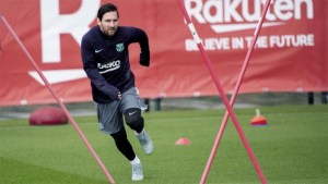 Leo Messi sigue recuperándose al margen del grupo en el Barcelona