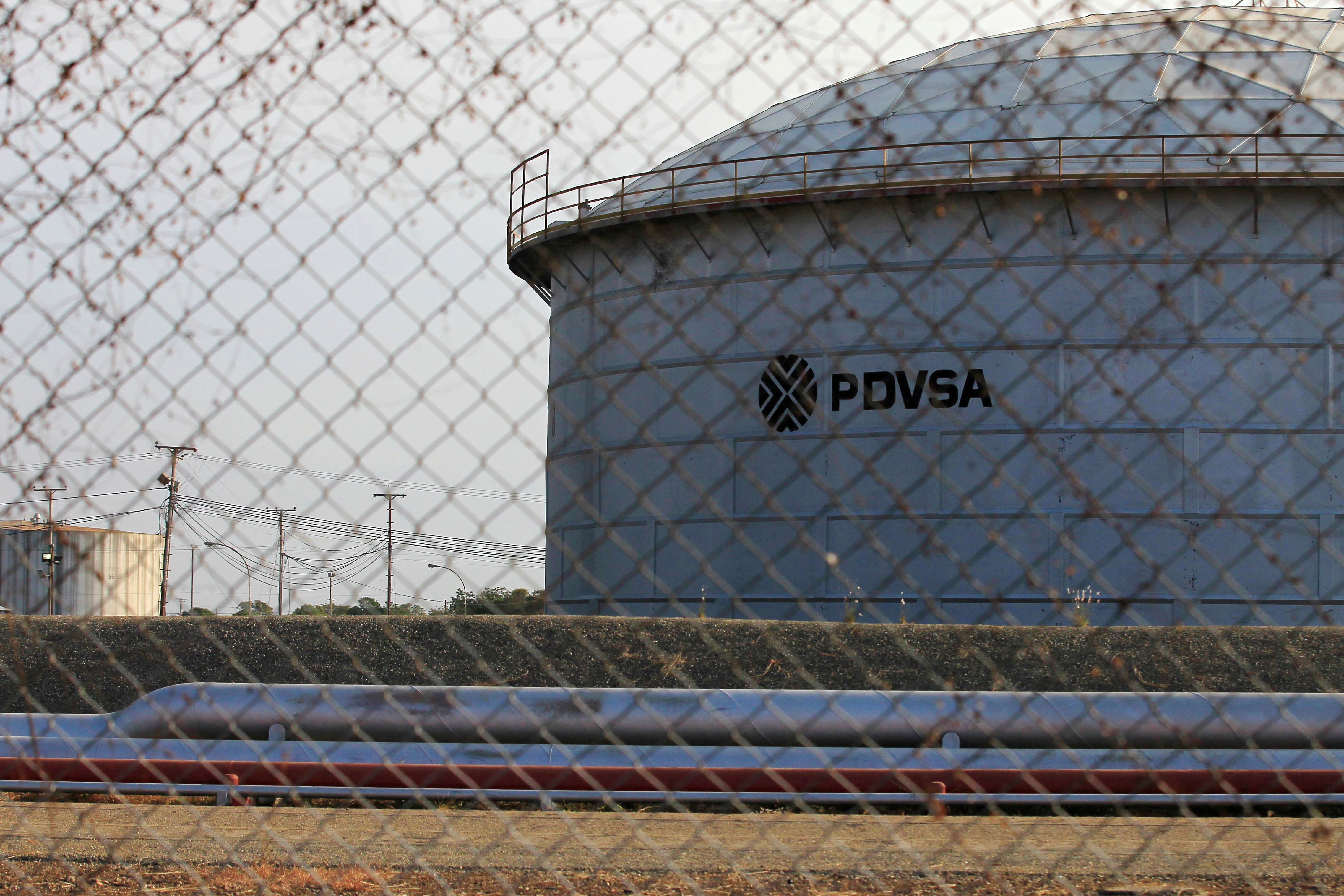 Bloomberg: Contratista petrolera china termina acuerdos con empresas venezolanas