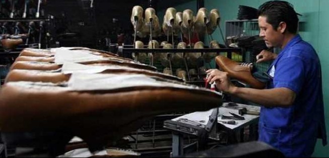 Medidas tributarias golpean la producción nacional de calzado