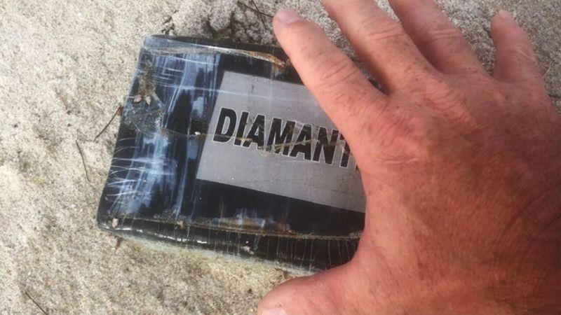 ¡Narco-hallazgo! Huracán Dorian arrastró 15 paquetes de cocaína a una playa de Florida, EE.UU. (VIRAL)
