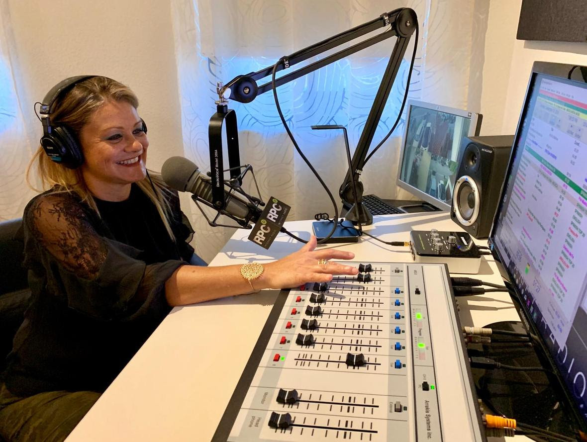 Shirley Martins trasciende fronteras en la radio