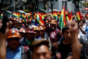 Simpatizantes de Evo Morales se enfrentan en las calles de La Paz con opositores #28Oct (fotos)