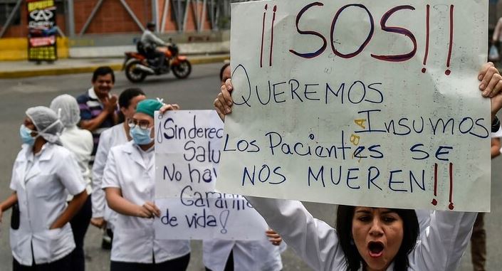 Con la soga al cuello, madres venezolanas denuncian cómo la crisis afecta a los niños con cáncer