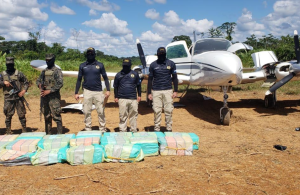 Honduras incautó 568 kilos de cocaína en una avioneta que partió del Caribe