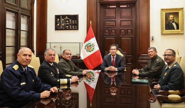 Jefes militares dan respaldo al presidente de Perú tras disolución del Congreso