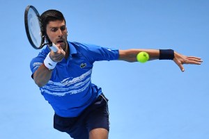 El codo de Novak Djokovic está “bien por ahora”, según su capitán