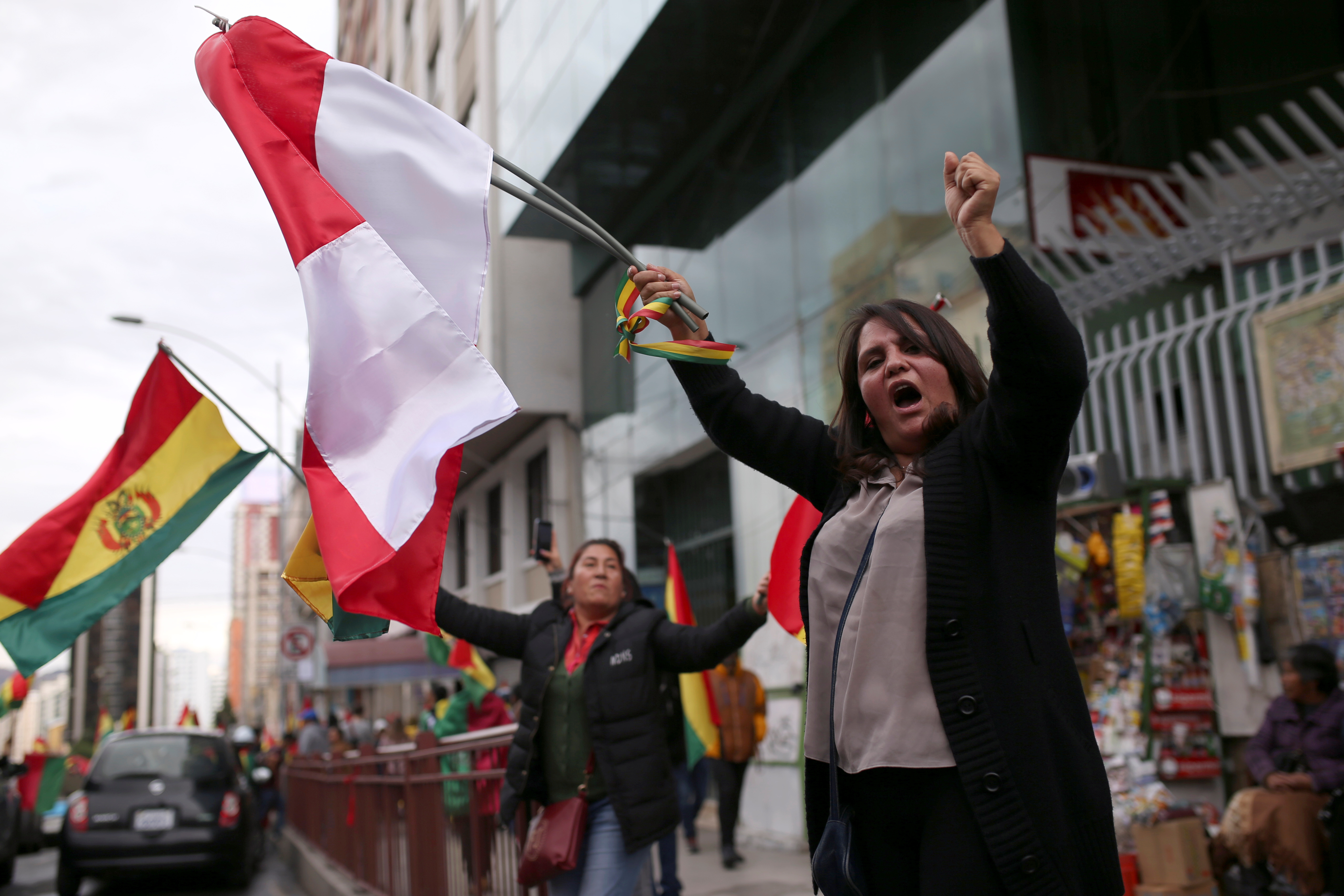 La alegría de los bolivianos desborda las calles tras la consigna: SÍ SE PUDO (Fotos y videos)