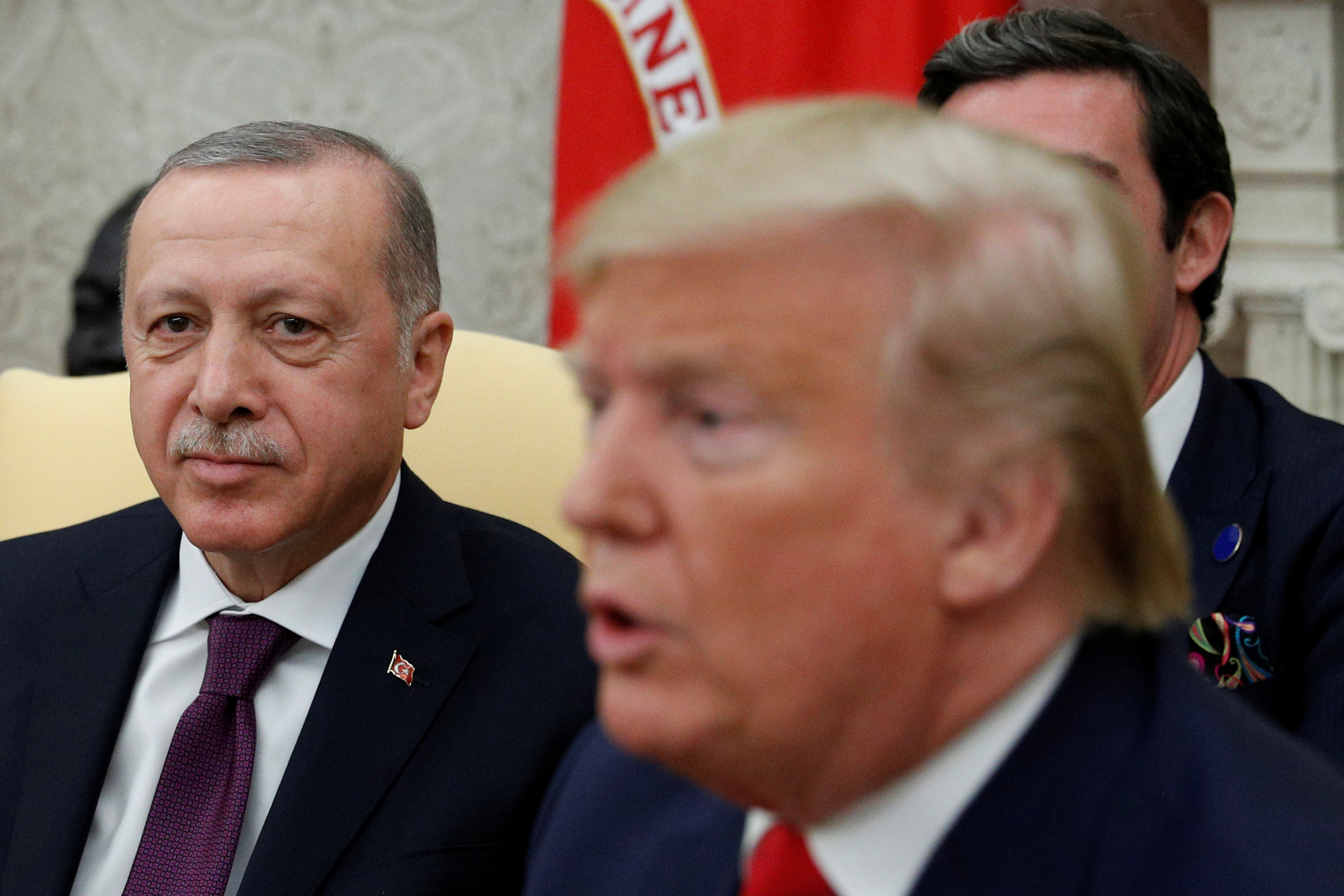 Erdogan cree que la oposición a Trump intenta destruir relaciones con Turquía