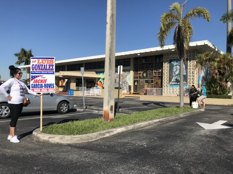 Hialeah, una segunda vuelta en torno a la apatía y el revocatorio al alcalde