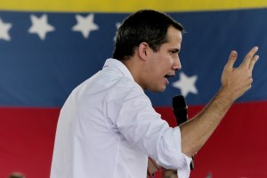Guaidó aseguró que el régimen regaló un concierto para simular normalidad y no pudo sostenerlo (Video)