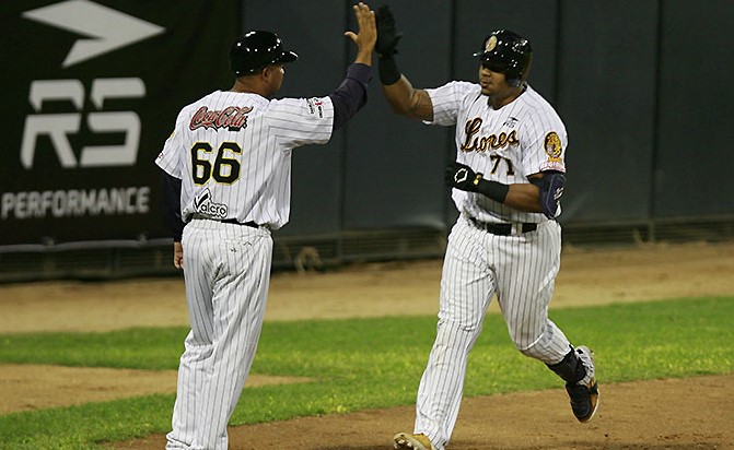 Leones apeló a la ofensiva para vencer a Tiburones; Resultados de la Lvbp del #12Nov