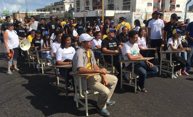 Así salieron a protestar los estudiantes universitarios en el Zulia #21Nov (Foto)