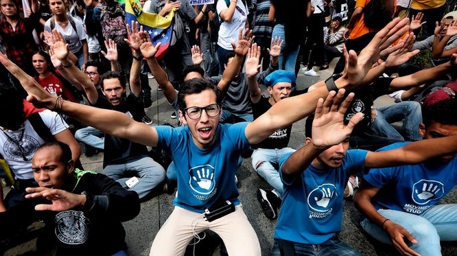 Así reaccionaron los militares venezolanos luego que los cadetes recibieran el documento estudiantil