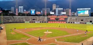 Así estaba el Estadio Universitario en el primer Caracas-Magallanes (Fotos y videos)