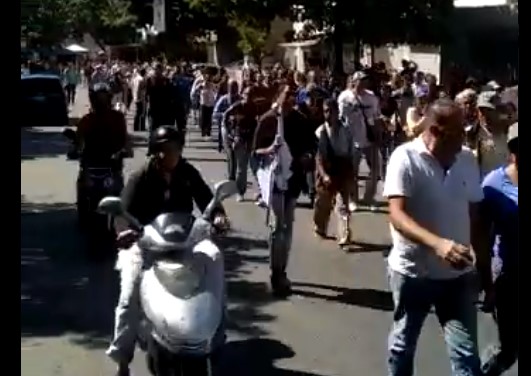 Caraqueños atienden el llamado de Guaidó y comienzan la semana en la calle #18Nov (VIDEO)