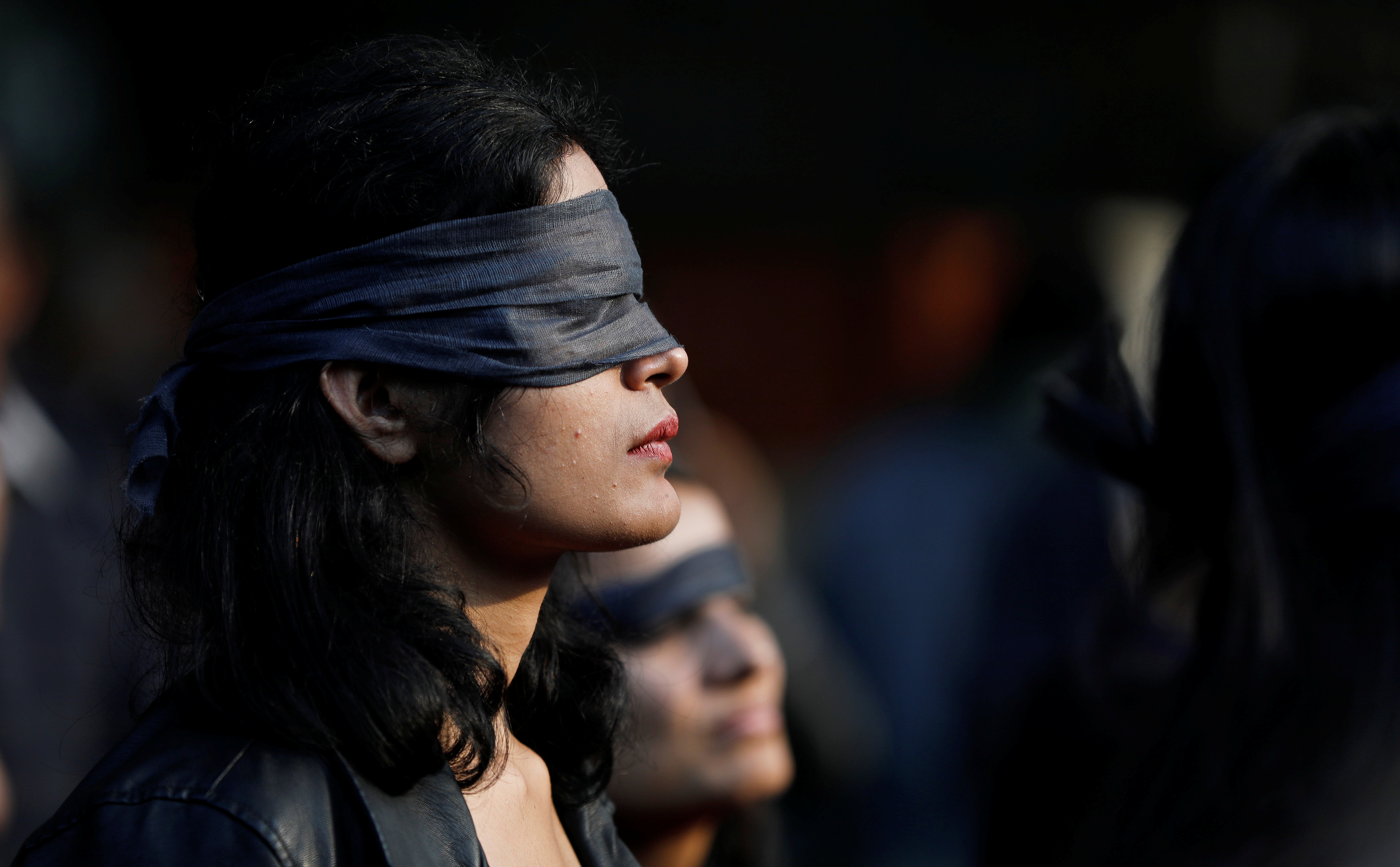Conmoción en la India: Cuelgan a dos hermanas intocables tras ser violadas y asesinadas