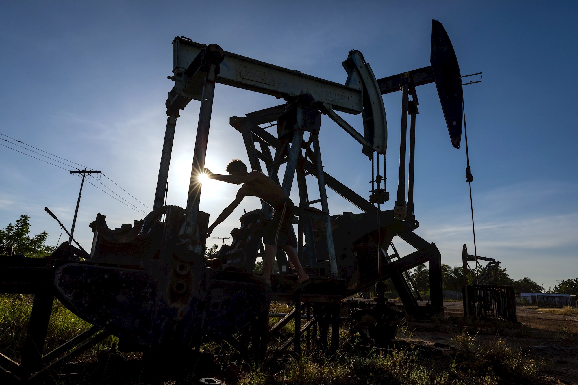 Sanciones a Rusia dificultan que el régimen chavista se beneficie de alza del petróleo