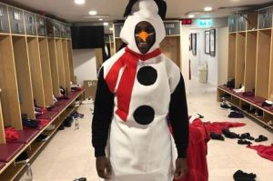 El futbolista que estrelló su Lamborghini mientras estaba vestido como muñeco de nieve (Fotos y Video)