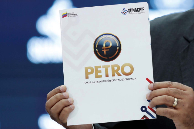 Maduro anunció que las prestaciones sociales serán calculadas en “petros” (Video)