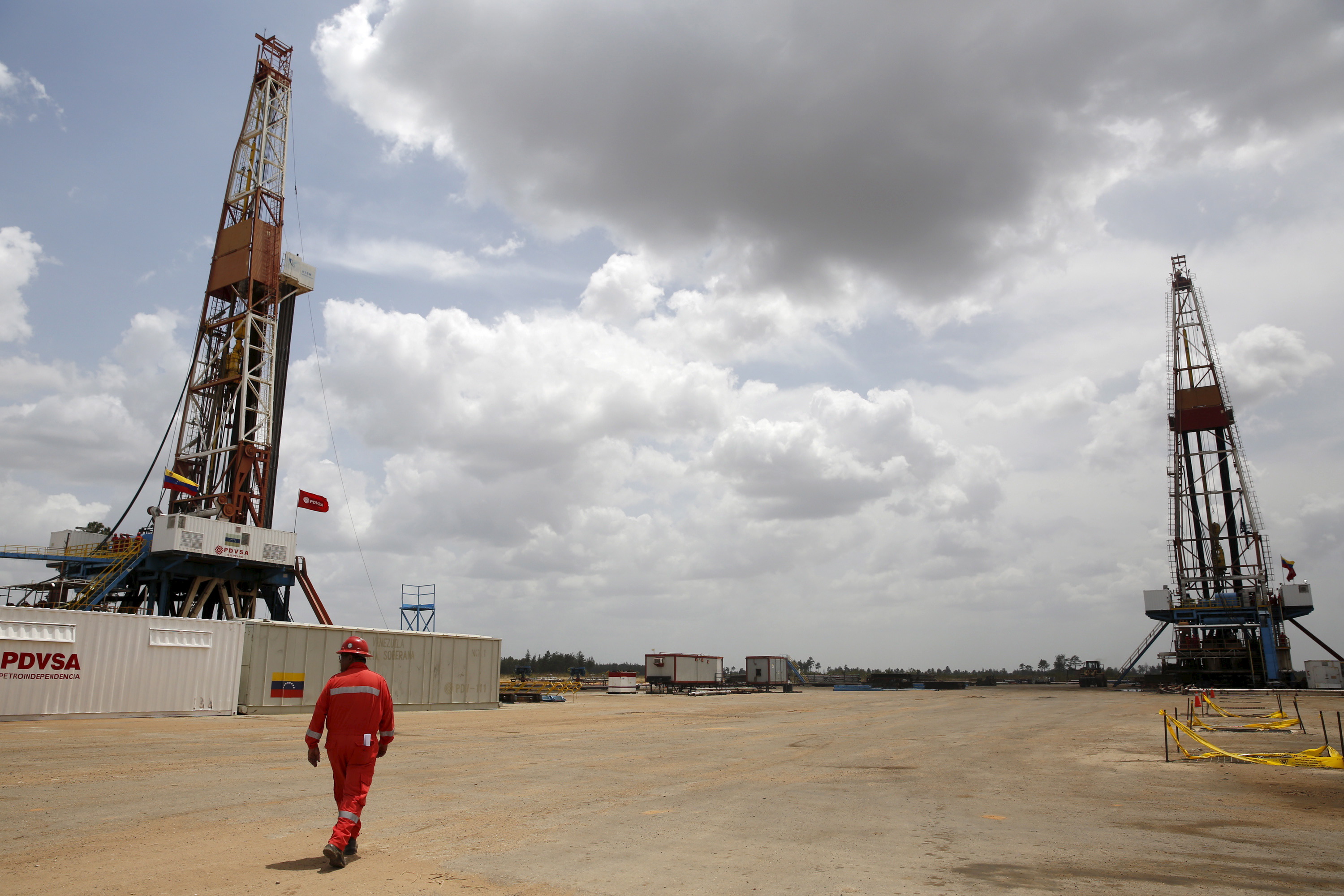 Venezuela cambia fórmulas de regalías petroleras por reglas de combustible marino