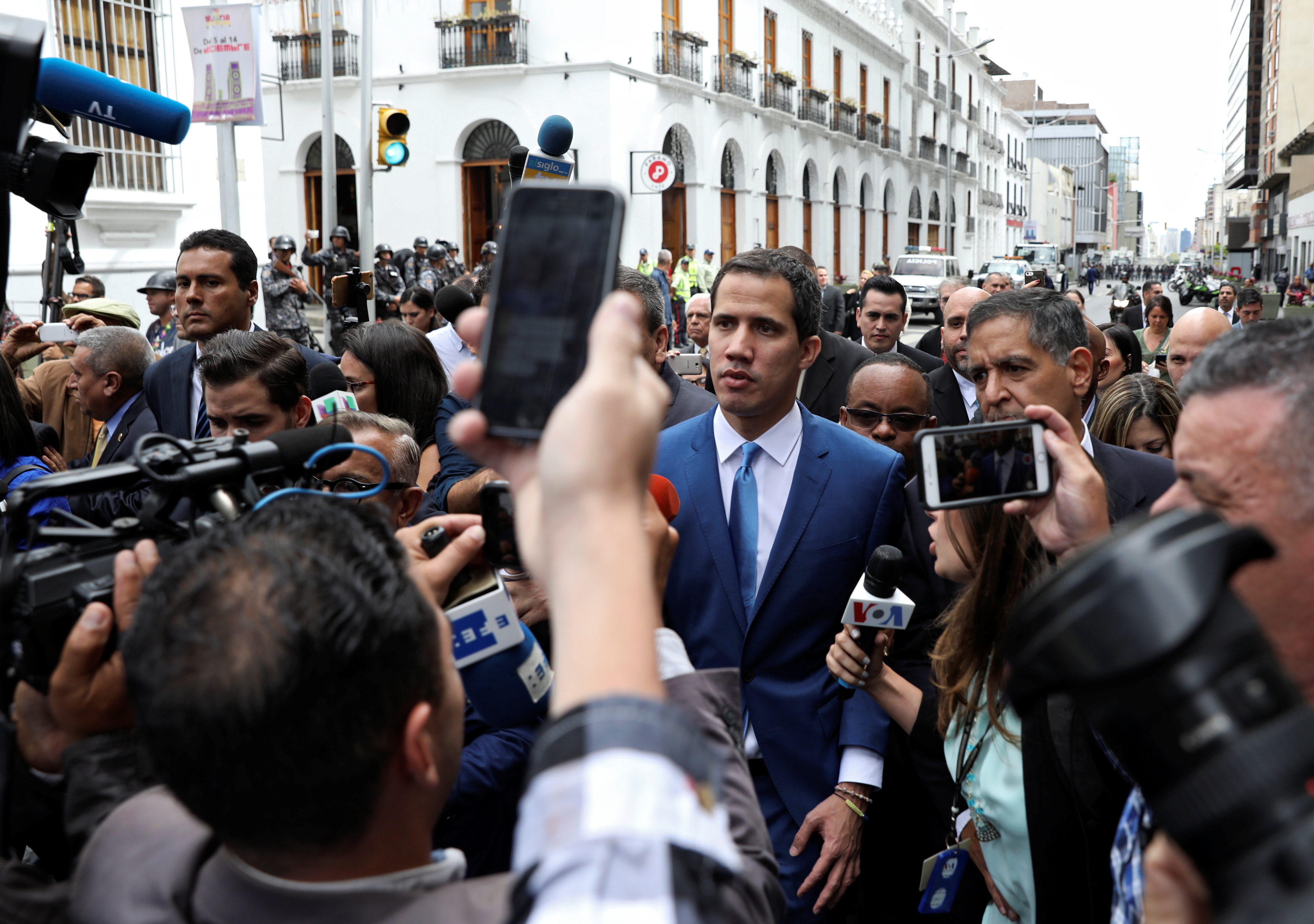 Conservadores españoles piden al Gobierno de Sánchez que respalde a Guaidó