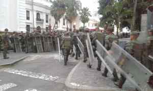 Fuerzas represoras del régimen vuelven a tomar la sede del legislativo venezolano