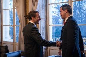 Macron: Francia apoya una rápida elección presidencial libre y transparente en Venezuela