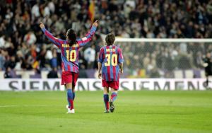 Ronaldinho reveló detalles de cómo fue su relación con Messi en el Barcelona