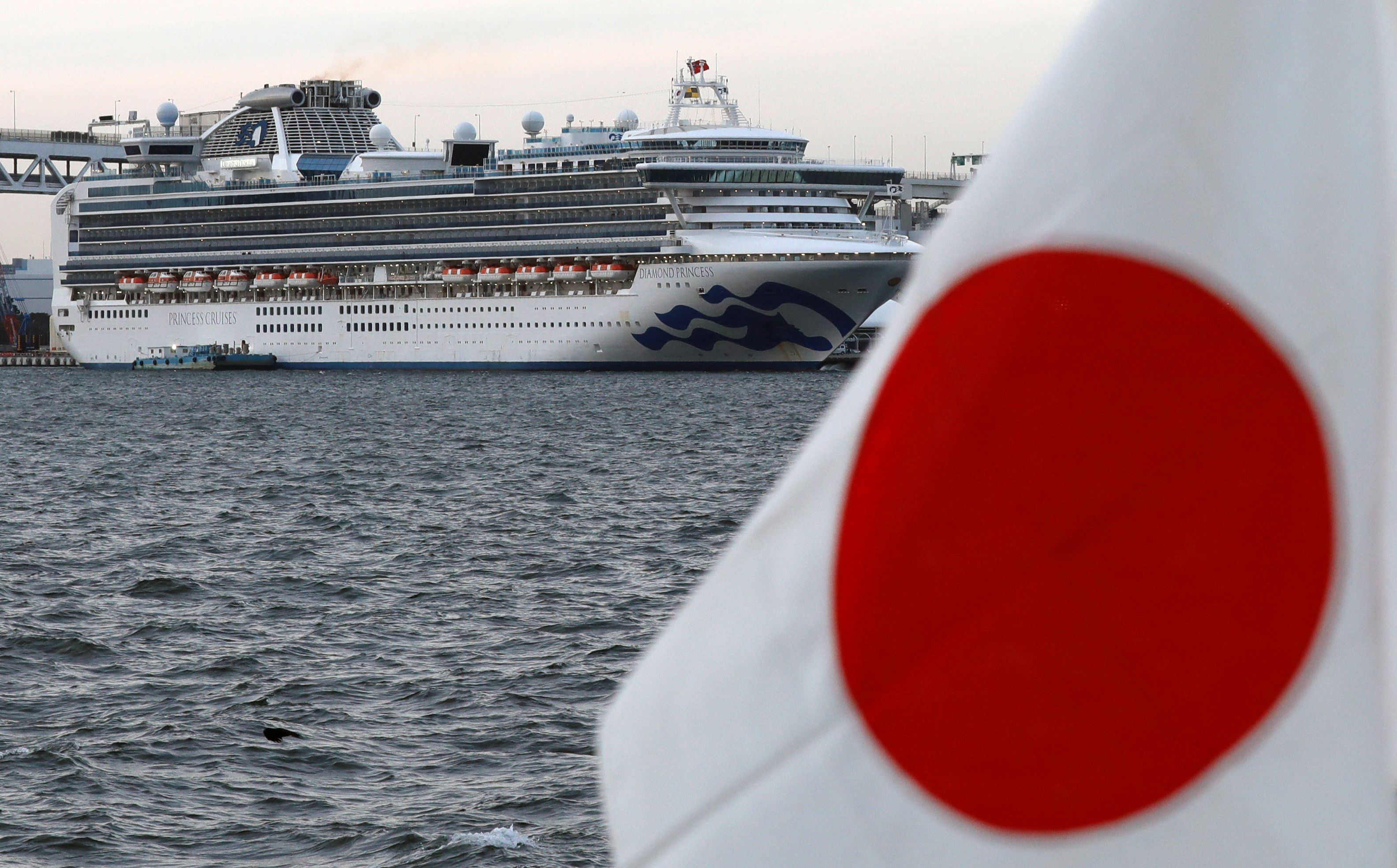 El crucero Diamond Princess, que fue foco del coronavirus, deja el puerto de Yokohama