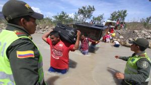 Más de la mitad de los migrantes venezolanos en Colombia permanecen de manera irregular