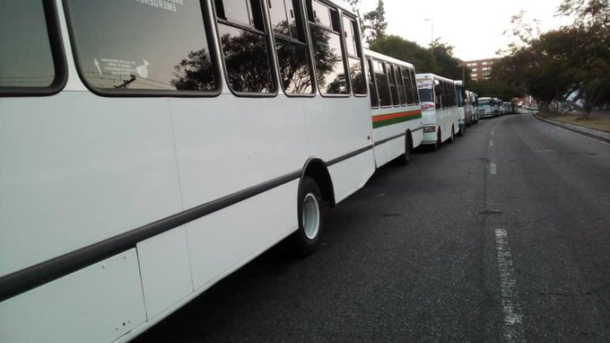 Así amaneció la MEGA COLA de transportistas en Mérida para poder surtir gasolina #19Feb (FOTO)