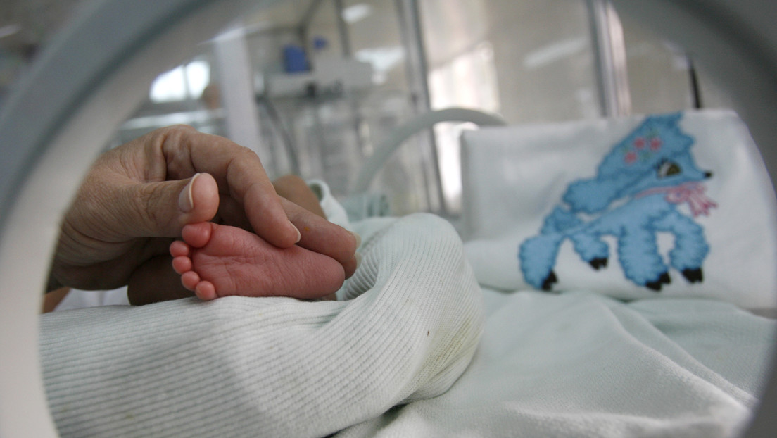 Un bebé recién nacido se convirtió en el contagiado por coronavirus más joven del mundo