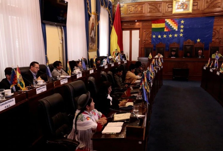 Senado de Bolivia acordó convocar a nuevas elecciones sin Evo Morales como candidato