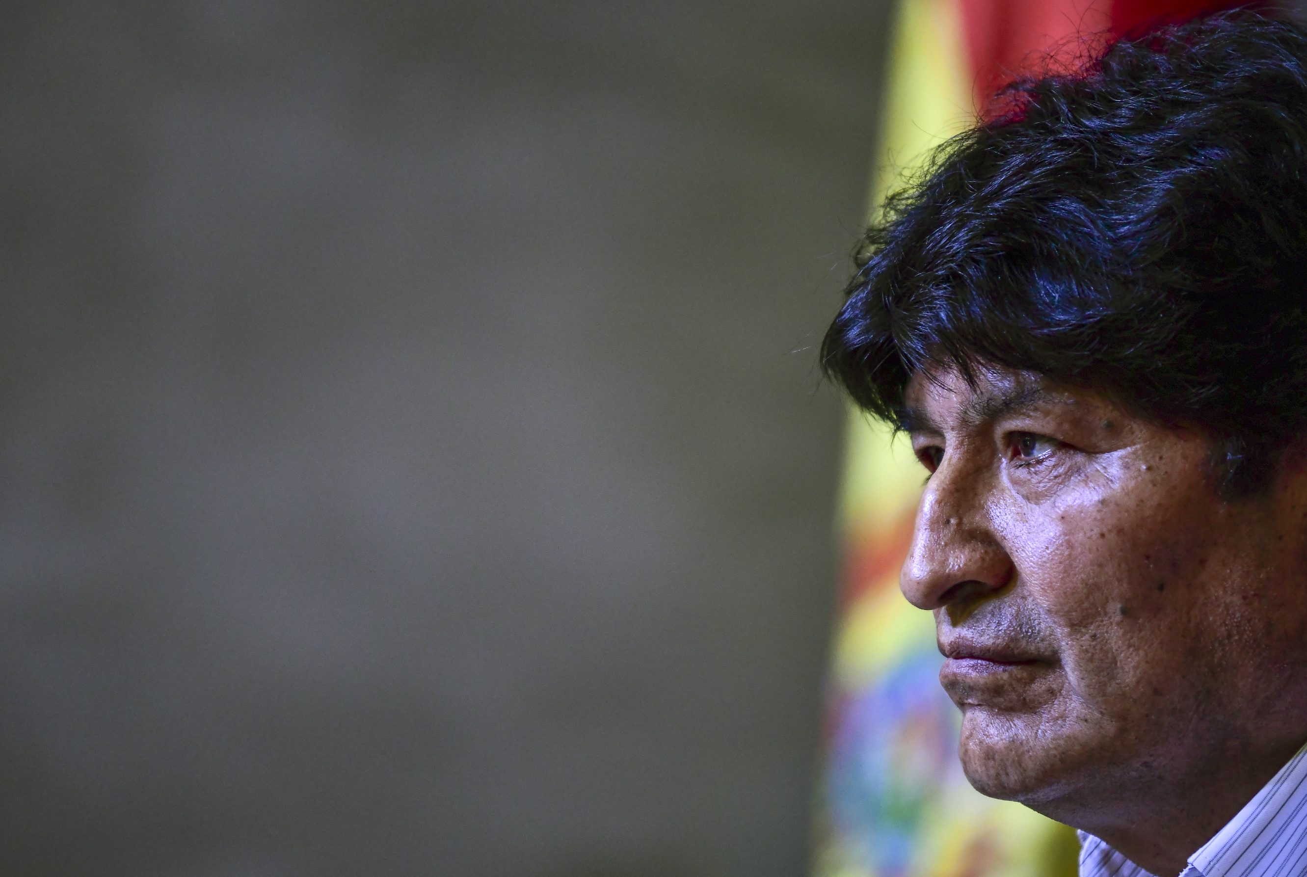 “Mi vida se volvió una pesadilla”: Una joven de 19 años denuncia que fue obligada a decir que tuvo una relación con Evo Morales