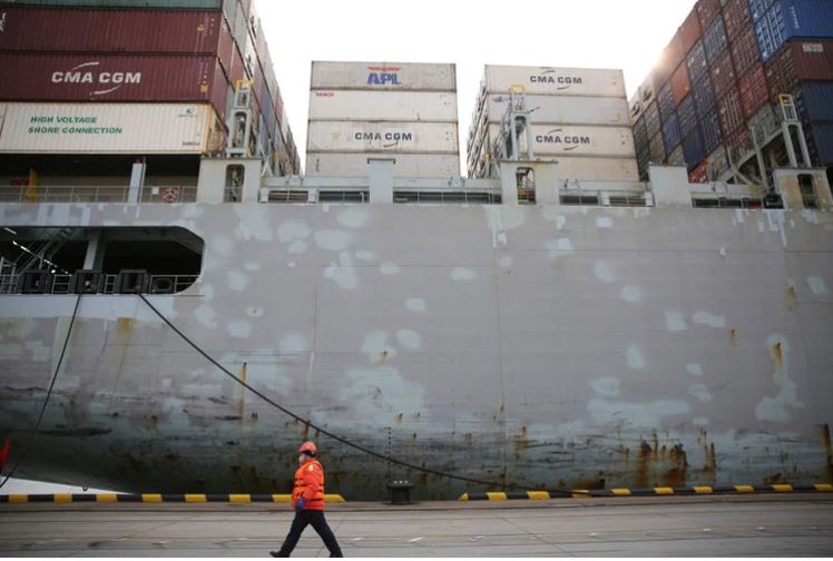 La epidemia del coronavirus hace tambalear al transporte marítimo mundial