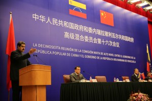 Venezuela inicia conversaciones con China para buscar apoyo por caída de precios petróleo